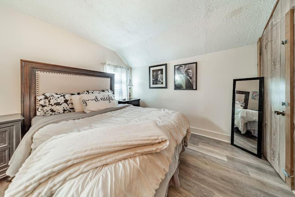 Cottage In The Falls, 2 B, 2 Bath, Fireplace Куахога Фолс Екстериор снимка